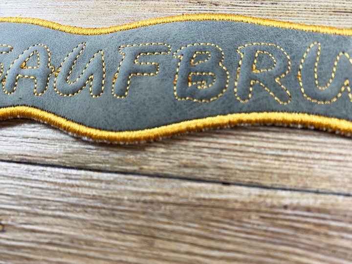 Stickdatei 3D-Anhänger SAUFBRUDI, Maschinenstickdatei