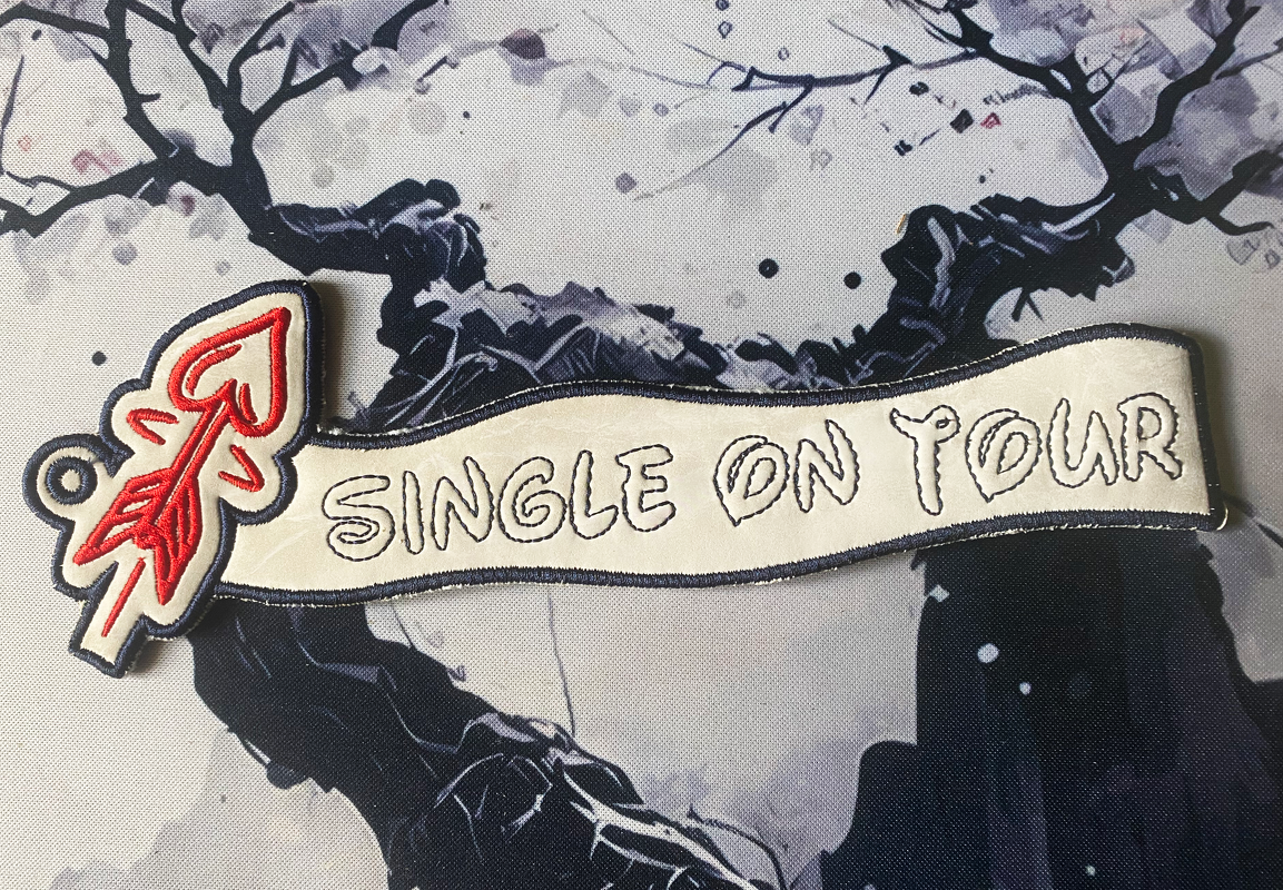 Stickdatei 3D-Anhänger Single ON TOUR, Maschinenstickdatei