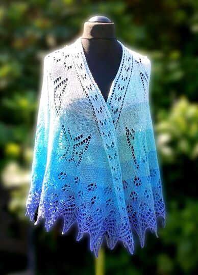Ayane, Laceshawl knitting, butterflies