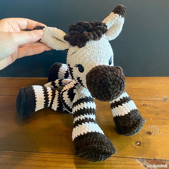 PDF Crochet pattern GER/ENG  „Mali das Zebra“ (Snuggler) @buerokunstvoll