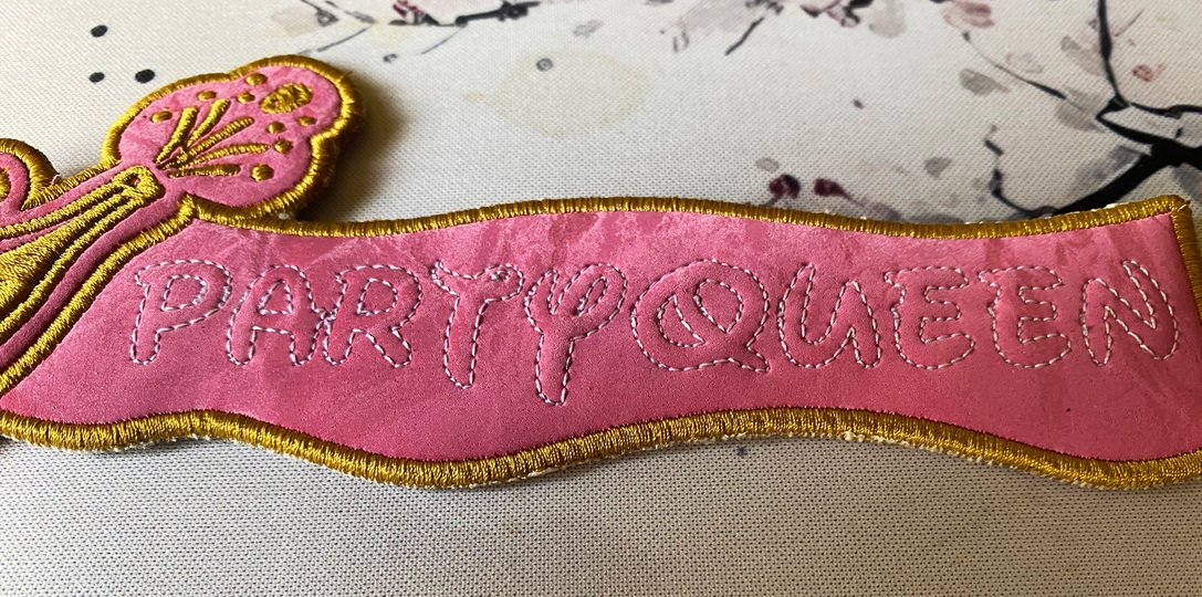 Stickdatei 3D-Anhänger Partyqueen
