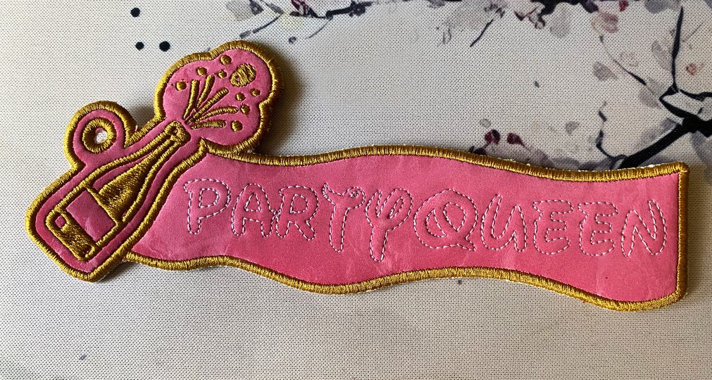 Stickdatei 3D-Anhänger Partyqueen