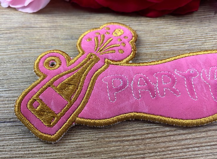 Stickdatei 3D-Anhänger Partyqueen