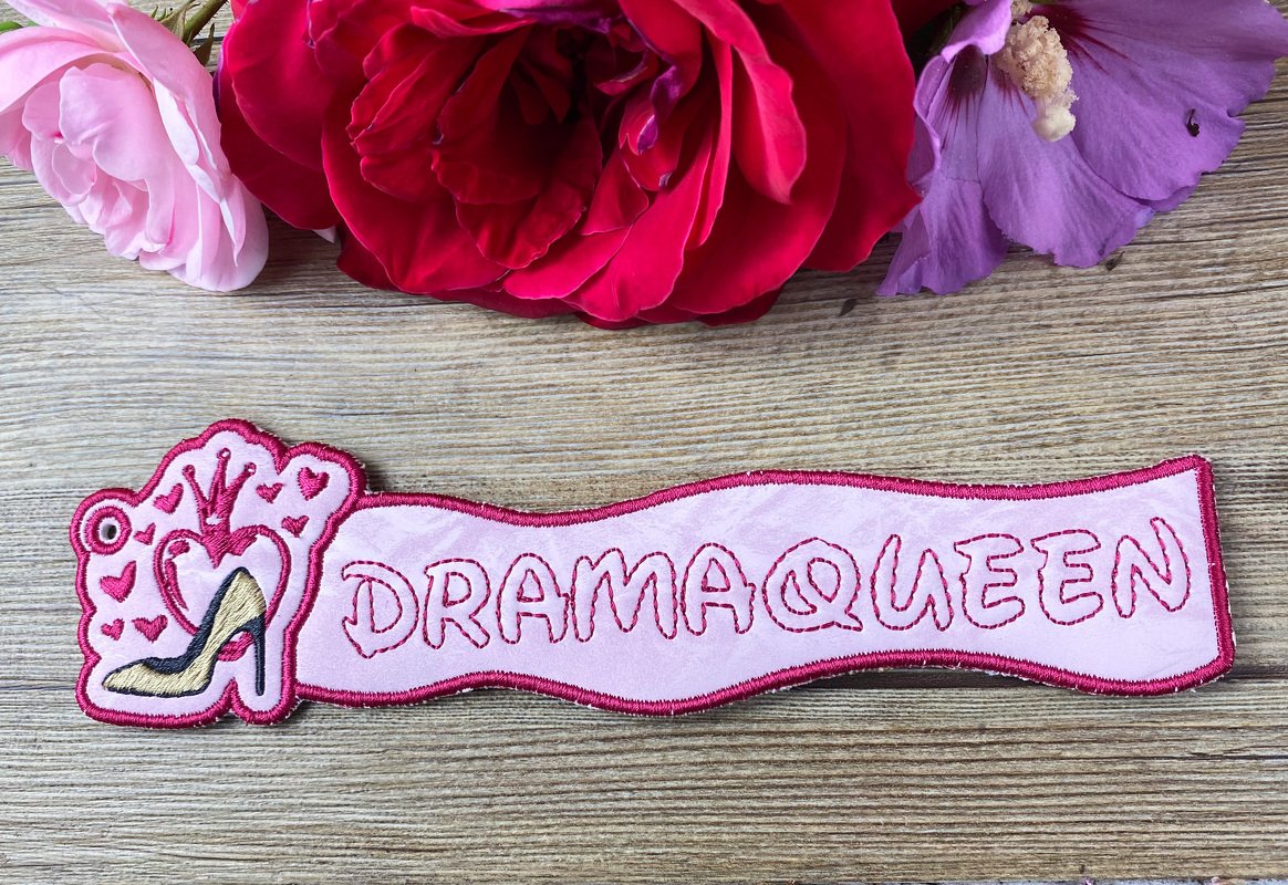 Stickdatei 3D-Anhänger Dramaqueen - Bild 6