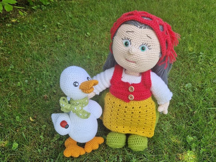 Puppenkleidung für das Gänselieschen und Gustav Gans