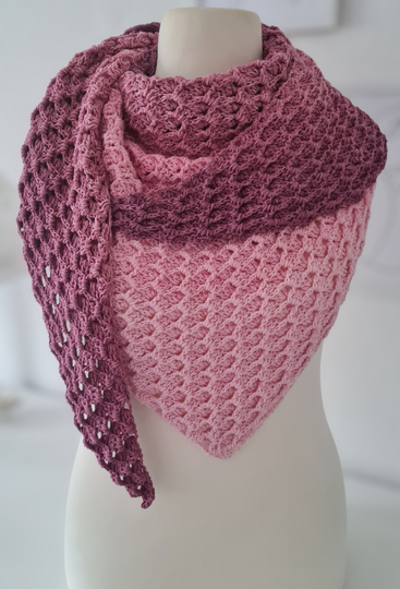 Triangular scarf "Cool Waves" Crochet Pattern