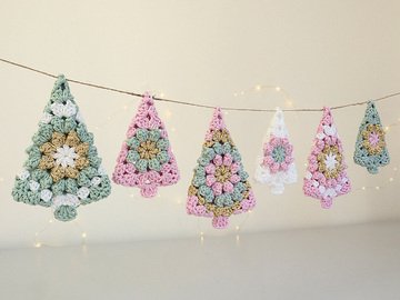 Granny Bäumchen „Pastellzauber“ - Girlande, Baumschmuck, Geschenkanhänger