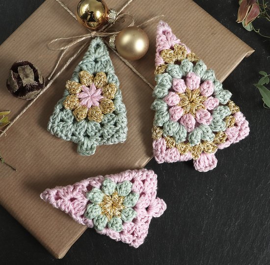 Granny Bäumchen „Pastellzauber“ - Girlande, Baumschmuck, Geschenkanhänger