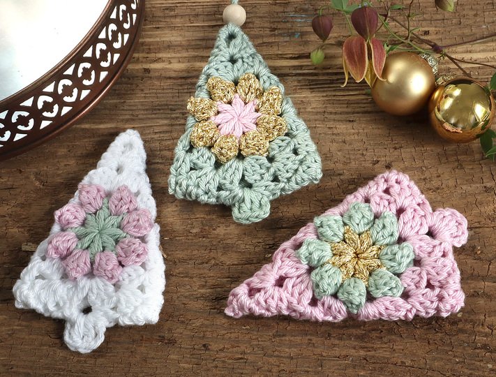 Granny Bäumchen „Pastellzauber“ - Girlande, Baumschmuck, Geschenkanhänger