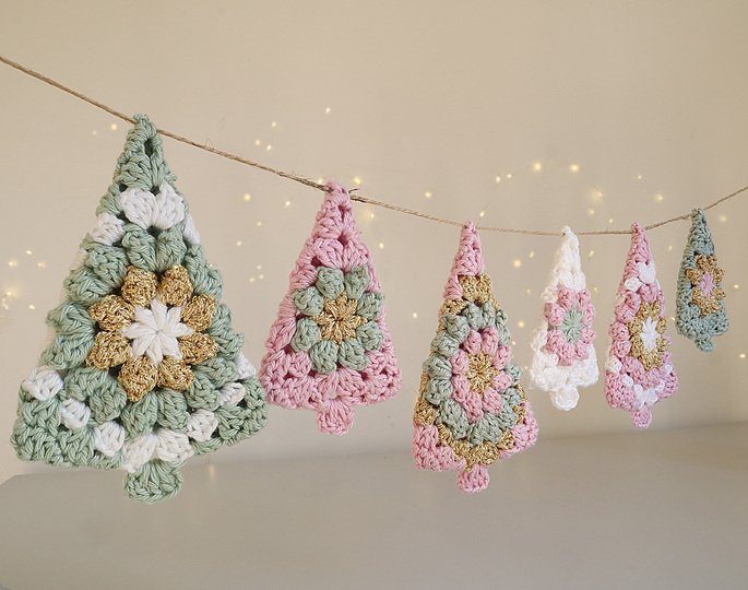 Granny Bäumchen „Pastellzauber“ - Girlande, Baumschmuck, Geschenkanhänger