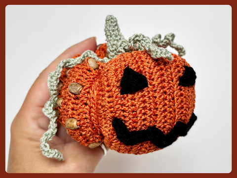 Häkelanleitung Kürbis mit Perlen, Fidget Spielzeug, Amigurumi Kürbislaterne