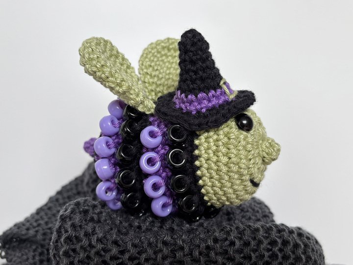Häkelanleitung Fidget Halloween Biene Hexe Perlen, Amigurumi Biene, Fidget