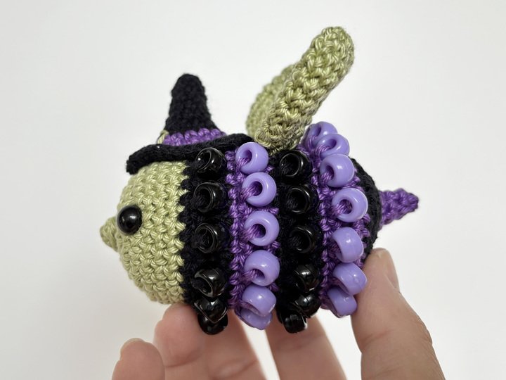 Häkelanleitung Fidget Halloween Biene Hexe Perlen, Amigurumi Biene, Fidget