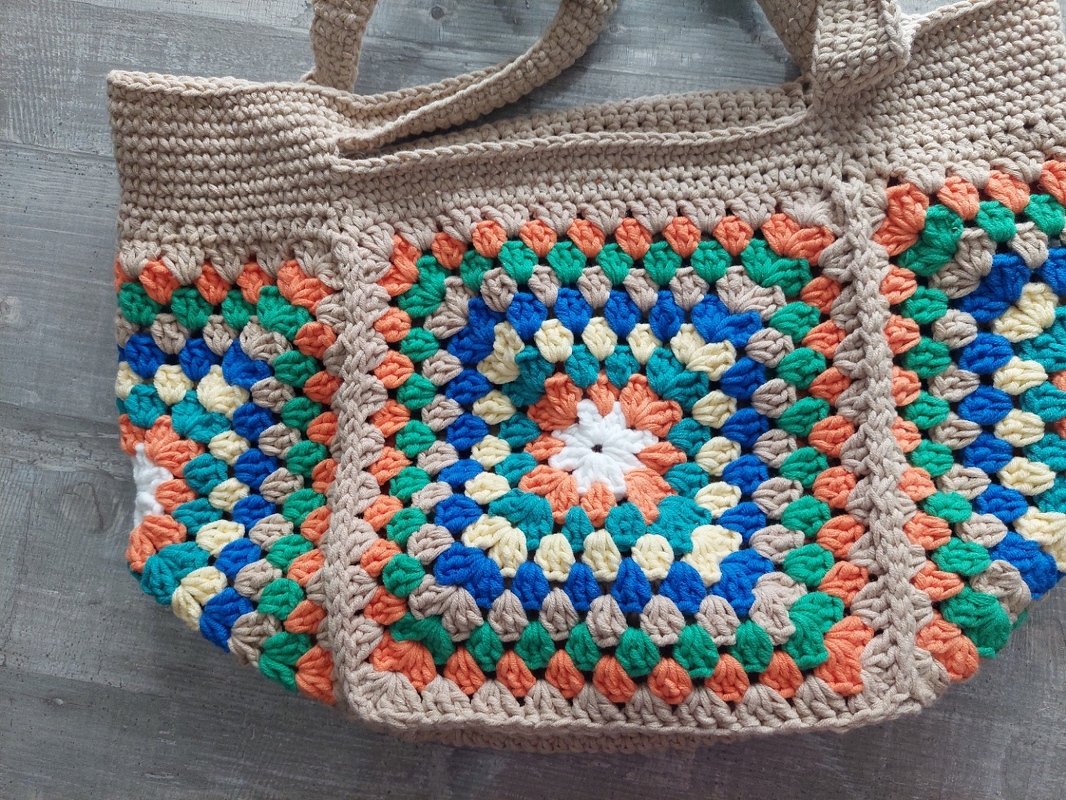 Häkelanleitung: Beidseitig tragbare Tasche aus 5 Granny Squares - Bild 19