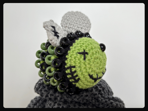 Crochet Fidget Pattern Beaded Zombie Bee, Halloween Amigurumi Bumblebee
