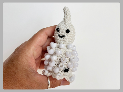 Halloween Geist, Amigurumi Gespenst, Fidget Spielzeug, Perlenhäkeln,