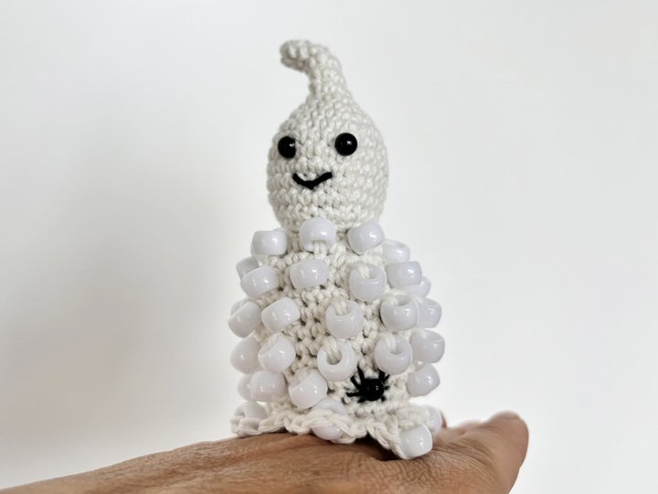 Halloween Geist, Amigurumi Gespenst, Fidget Spielzeug, Perlenhäkeln,