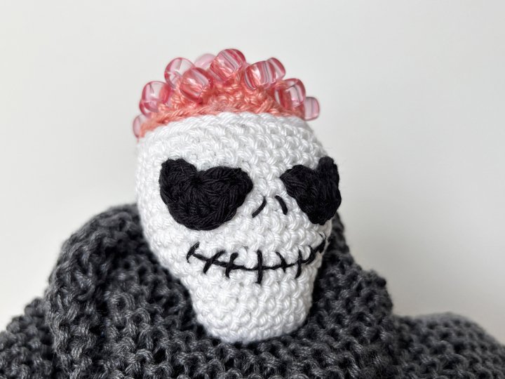 Halloween Totenkopf mit Gehirn, Amigurumi Schädel, Fidget Spielzeug Perlen
