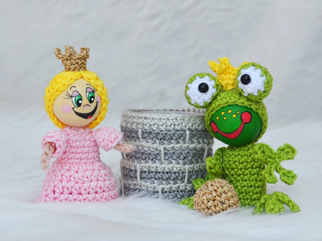 Märchenserie Fingerpuppen Set 2 Froschkönig mit Prinzessin und Brunnen