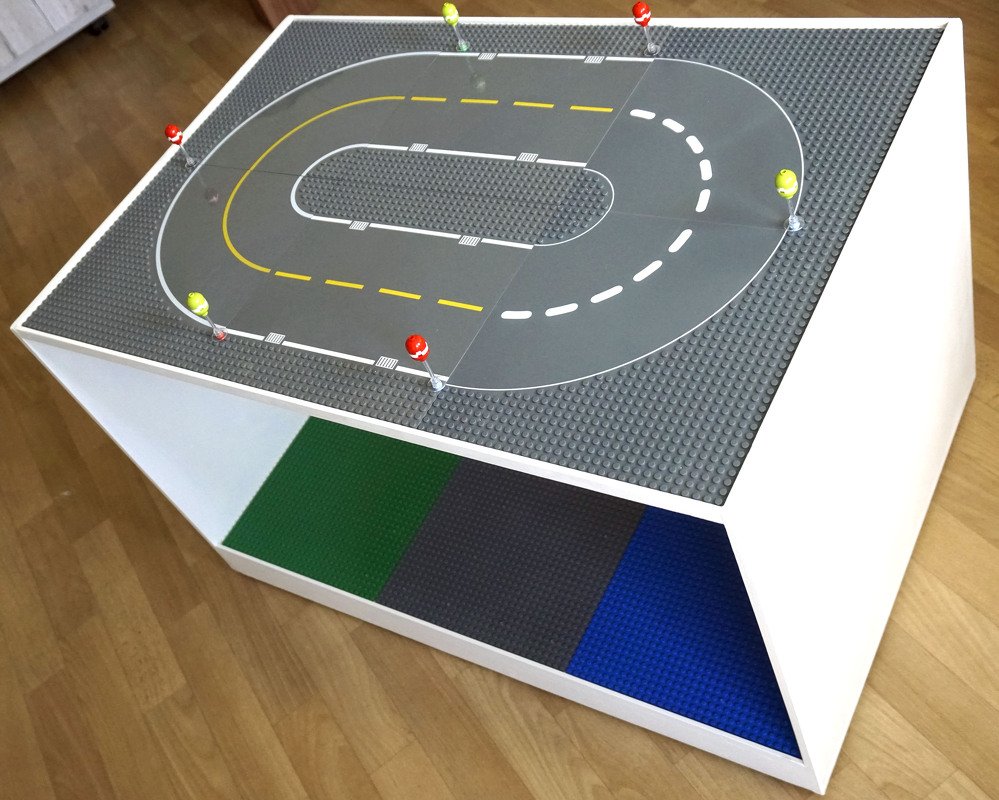 Construction Manual Brick Table With Casters! - Image 2