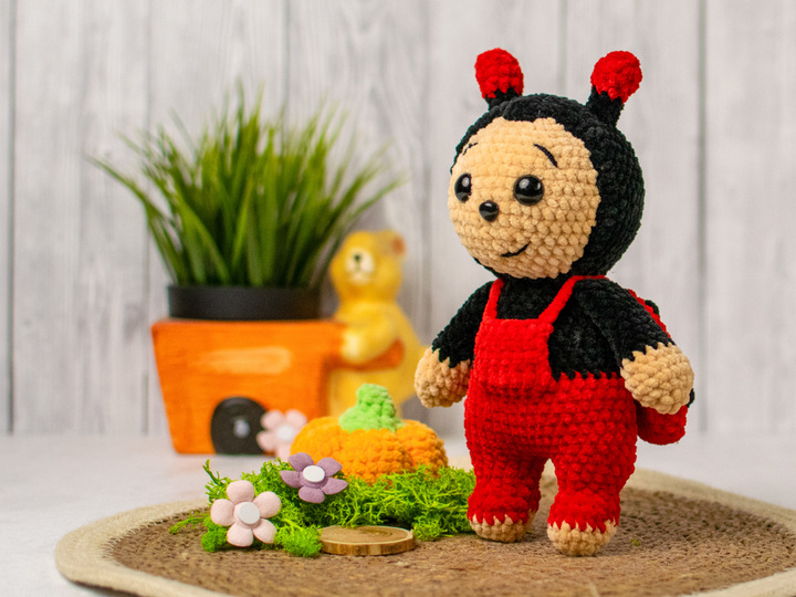 Ladybug Crochet Pattern – Amigurumi PDF Tutorial 