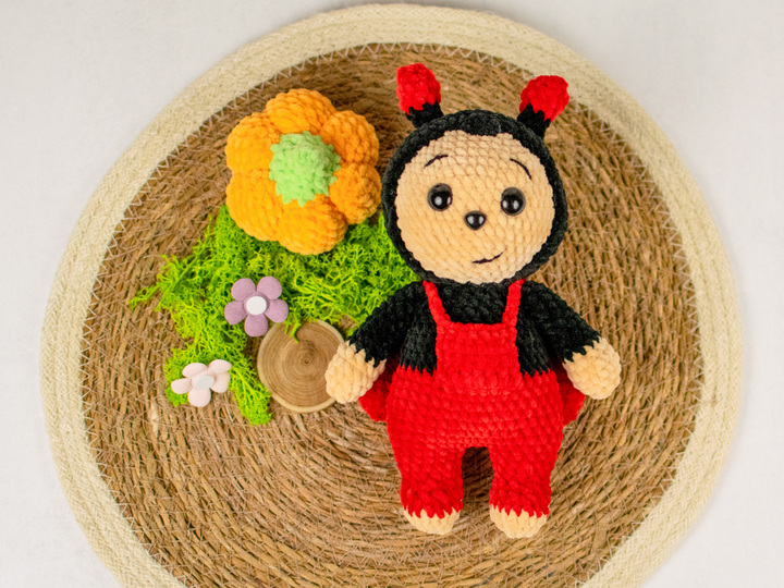 Ladybug Crochet Pattern – Amigurumi PDF Tutorial 