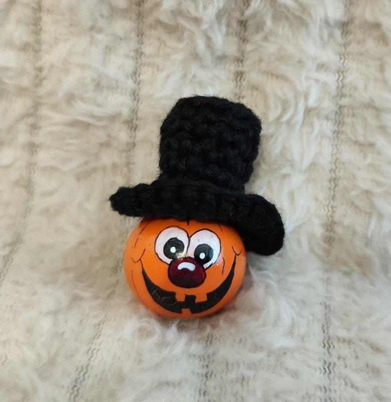 Crochet pattern for hats – top hat &amp; puff hat (PDF)