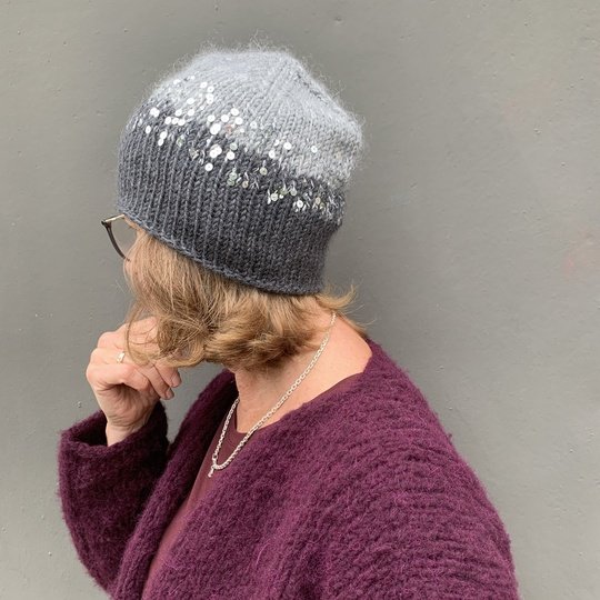 Strickanleitung Mütze Rabea mit Pailletten – 3 Größen (S–M–L)