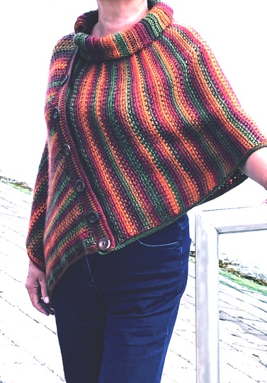 Poncho "Haltmichwarm" für kalte Tage