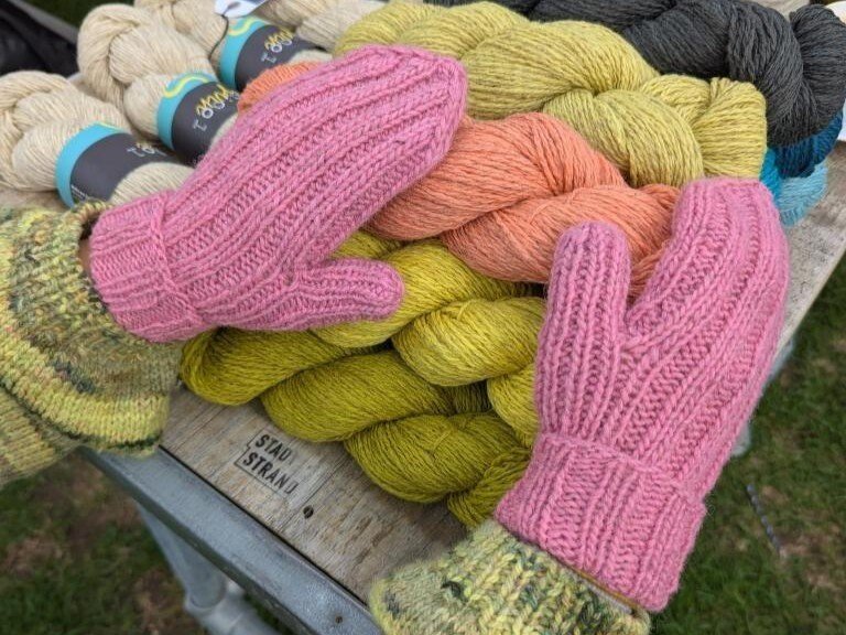 Another Mittens, Strickanleitung