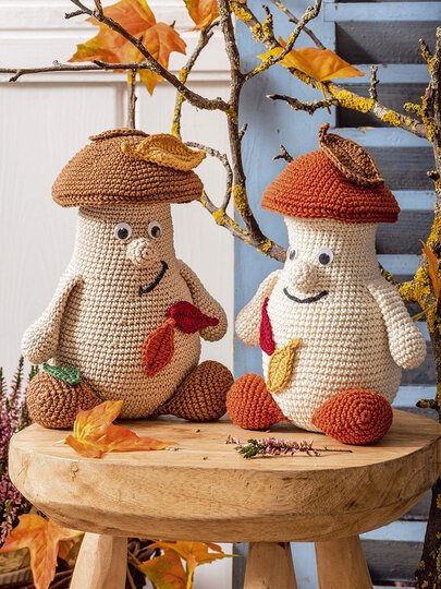 Pilze und Baumstumpf. amigurumi gehäkelt
