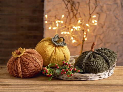 Kürbiszeit: Herbstliches Trio, gehäkelt und gestrickt