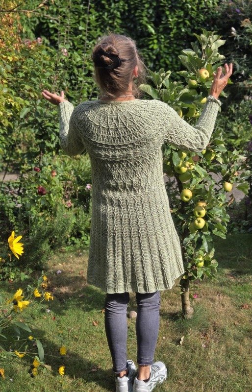 Auszeit Häkelanleitung für eine RVO Jacke mit V-Ausschnitt - Bild 12