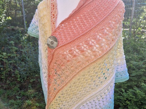 Aranka Häkelanleitung für ein flaches symmetrisches Dreieckstuch