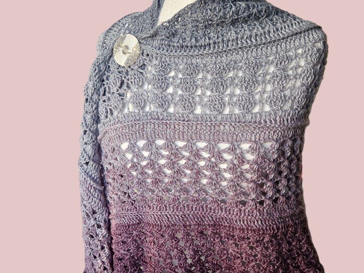 Aranka - Häkelanleitung für ein flaches symmetrisches Dreieckstuch