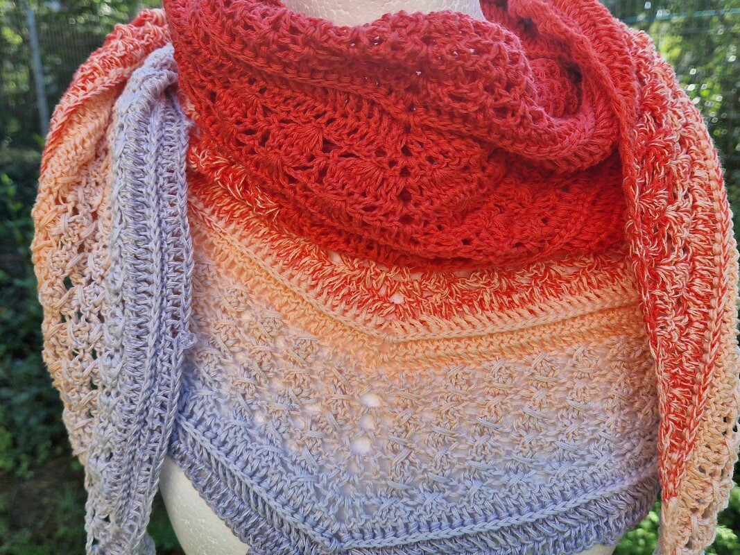 Aranka - Häkelanleitung für ein flaches symmetrisches Dreieckstuch - Bild 9