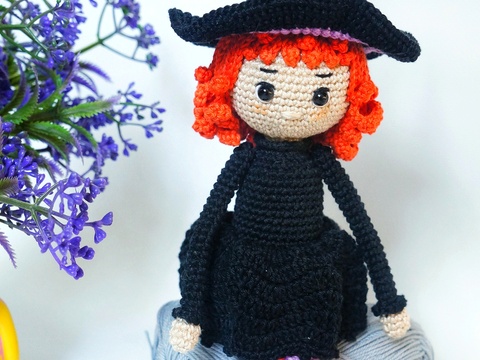 Amigurumi for Halloween. Crochet Witch Amigurumi.