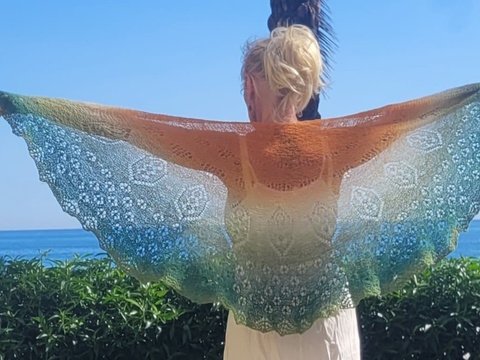 Das Wintertuch stricken- halbrundes Tuch mit Shetland-Lacemuster