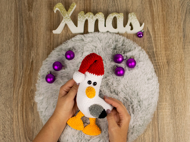 Seagull with Christmas Hat Crochet Pattern – Amigurumi Bird PDF Tutorial 