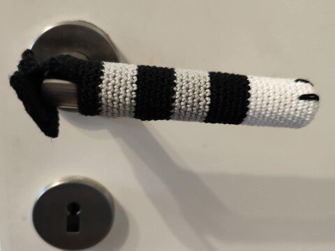 Crochet pattern “Cat's paw” – Door handle cover (PDF)