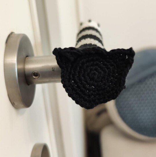 Crochet pattern “Cat's paw” – Door handle cover (PDF)