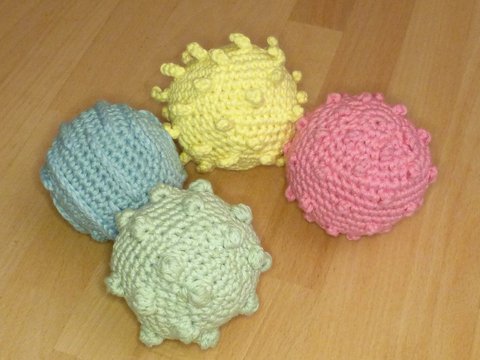 Häkelanleitung Babyball "Sensorik" mit 4 verschiedenen Oberflächen