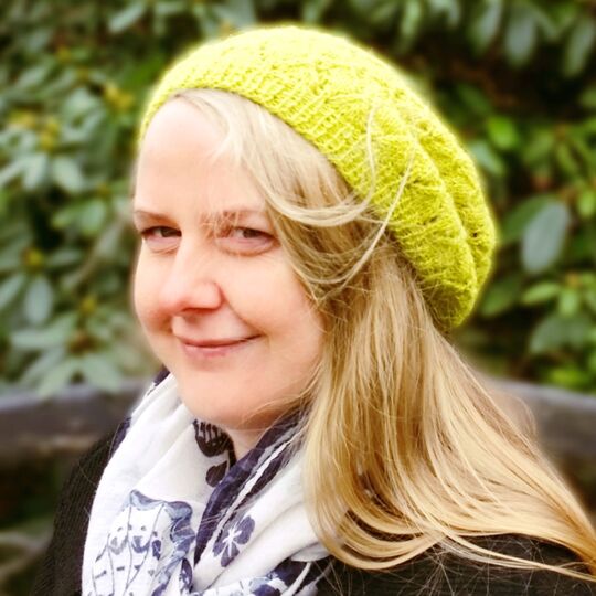 Prisca Beanie, Hat with Lace pattern, knitting pattern