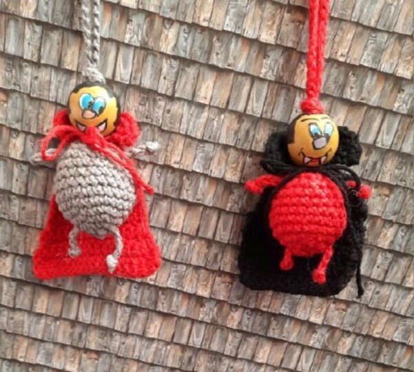 Crochet pattern “Count & Countess Dracula” (PDF)