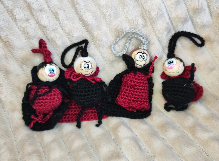 Crochet pattern “Count & Countess Dracula” (PDF)