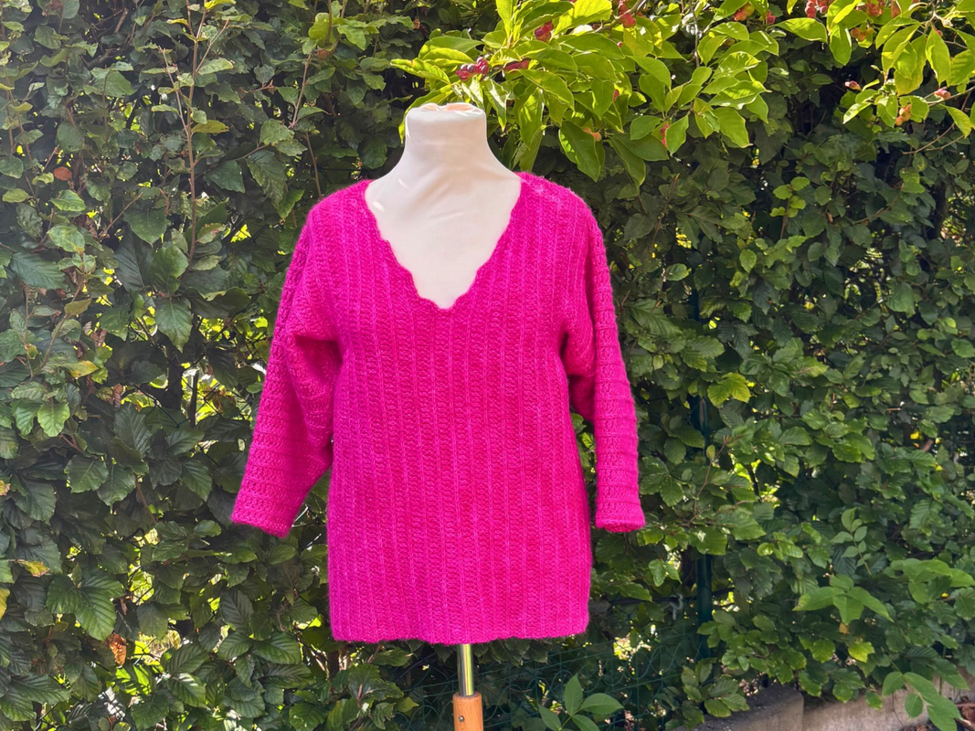 Crochet Pattern Women’s Sweater „Cozy Fluff“ with V-Neck - Image 2