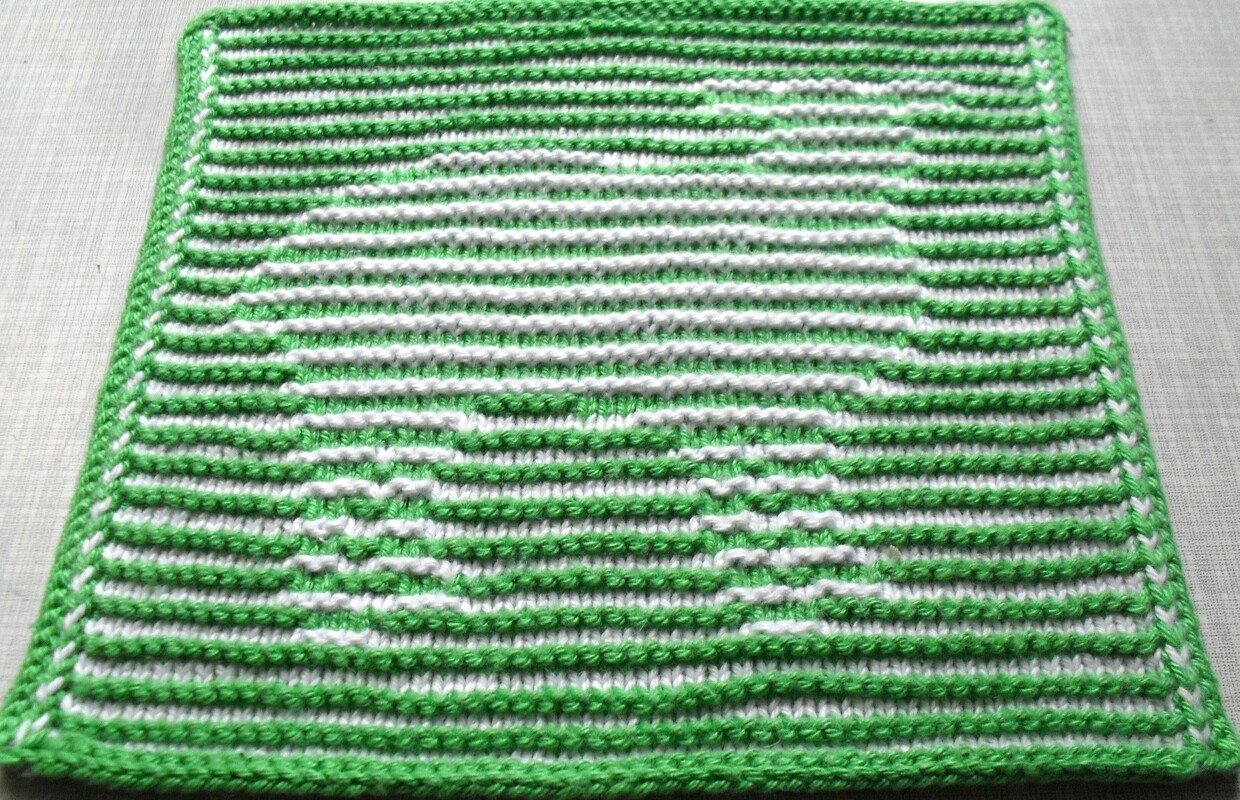 Schäfchen in Schattenstricktechnik mit dem besondern Rand