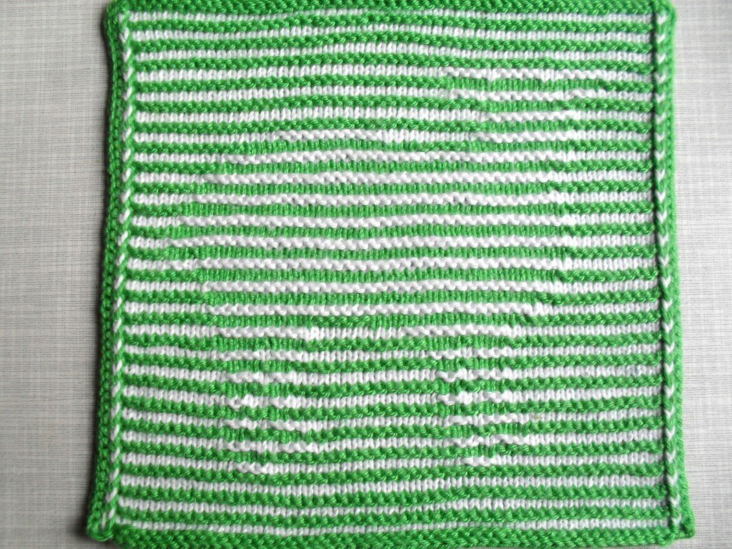 Schäfchen in Schattenstricktechnik mit dem besondern Rand - Bild 2