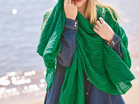 Poncho im Ajourmuster und Patentmütze