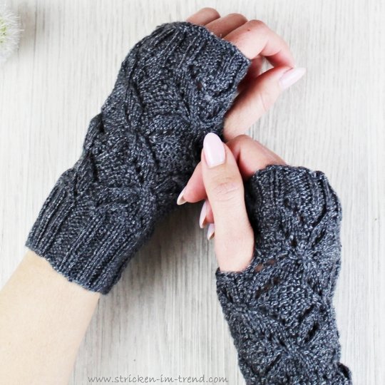 Knitting Pattern for Fingerless Gloves / Wrist Warmers | BALU #5